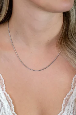 45cm Zinzi zilveren slangen collier 1,5mm breed ZISL15-45