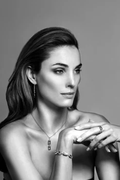 18mm Mart Visser by ZINZI zilveren oorringen organisch gevormd met luxe scharniersluiting witte zirkonia's MVO26