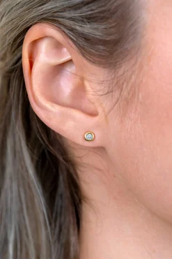 4mm ZINZI Gold 14 krt gouden oorknoppen ronde zetting bezet met witte zirconia ZGO451