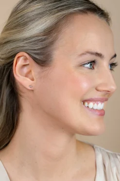 5mm ZINZI Gold 14 krt gouden oorknoppen met witte zirconia's als waaier gezet ZGO411