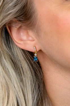 19mm ZINZI gold plated zilveren oorstekers met rechthoekige petrolblauwe kleursteen en rijzetting van witte zirkonia's ZIO2896