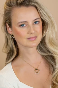 21mm ZINZI goldplated zilveren luxe oorstekers met elegante dubbele ronde ringen, speels bezet met witte zirkonia's ZIO2819