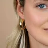 32mm ZINZI goldplated zilveren oorringen met een bolle aflopende vorm en handige bovensluiting ZIO2789G