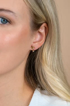 14,5mm ZINZI goldplated zilveren oorstekers 'sterrendans' met twee speelse sterren en bungelende witte zirkonia ZIO2837