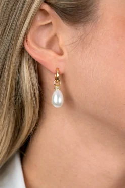 18mm ZINZI goldplated zilveren oorbedels met ovaalvormige witte parel en pavé gezette top met witte zirkonia’s ZICH2822Y (zonder oorringen)
