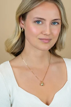 17mm ZINZI gold plated zilveren oorstekers in druppelvorm met witte zirkonia's ZIO2708Y