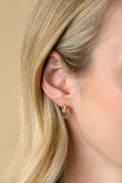 16mm ZINZI gold plated zilveren cross-over oorringen 5,5mm breed bezet met witte zirconia's ZIO1774Y