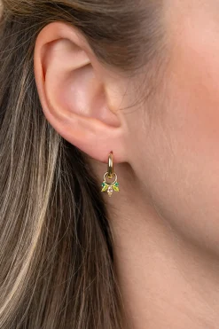 10mm ZINZI gold plated zilveren oorbedels met vijf speelse zettingen in aflopende grootte, bezet met champagne, peridot en donkergroene kleurstenen ZICH2633GC (zonder oorringen)