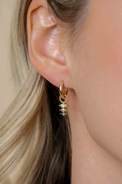 13mm ZINZI gold plated zilveren oorbedels met drie peervormige zettingen in aflopende grootte, bezet met peridot, champagne en donkergroene kleurstenen ZICH2631GC (zonder oorringen)
