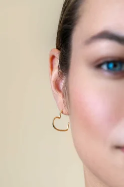 18mm ZINZI gold plated zilveren halve oorringen in hartvorm 1,4mm buisdikte met vlindersluiting ZIO2584G