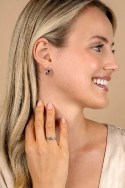 16mm ZINZI zilveren multi-look oorringen met rechthoekige zwarte zirkonia en witte zirkonia's. Luxe klapsluiting ZIO2626Z