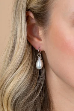 18mm ZINZI zilveren oorbedels met ovaalvormige witte parel en pavé gezette top met witte zirkonia’s ZICH2822 (zonder oorringen)