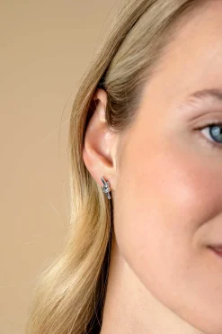 13mm ZINZI zilveren oorknoppen met staafje en glanzende knoop ZIO2613
