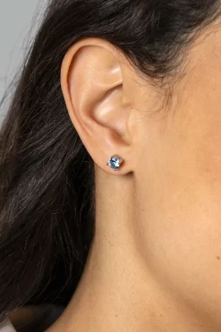 6mm ZINZI zilveren oorknoppen ronde lichtblauwe kleursteen chatonzetting ZIO1383B