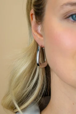 33mm ZINZI zilveren oorringen met brede buis en rechthoekig model, handige bovensluiting  ZIO2748