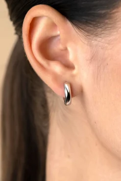 15mm ZINZI zilveren oorringen met gladde ronde buis van 4mm breed en luxe klapsluiting ZIO2565