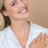 14mm ZINZI zilveren oorringen met ronde zirkonia, sierlijk omklemd door twee golvende banen, met luxe klapsluiting ZIO2766