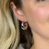 22mm ZINZI zilveren oorringen met brede buis (7mm) en rond aflopend, handige bovensluiting  ZIO2751