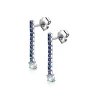 26mm ZINZI zilveren tennis oorstekers met een rijzetting saffierblauwe zirkonia's en iets grotere lichtblauwe zirkonia's ZIO2894B