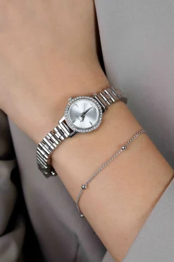 ZINZI Etoile horloge 20mm zilverkleurige sunray wijzerplaat zilverkleurige stalen kast rondom bezet met witte crystals en schakelband ZIW3202