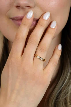 ZINZI gold plated zilveren aanschuifring 3mm breed met trendy ovale vormen wit ZIR2270Y