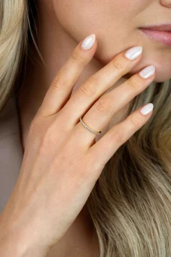 ZINZI goldplated zilveren aanschuifring (1,7mm breed) met een subtiele rij sprankelende zirkonia's ZIR2794Y