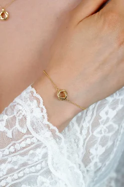 ZINZI gold plated zilveren armband met fijne ankerschakel en drie verbonden ringen ZIA2890G