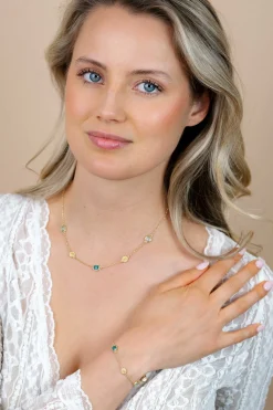 ZINZI gold plated zilveren armband met drie vierkante kleurstenen in zachte groentinten, afgewisseld met ronde structuurelementen ZIA2904