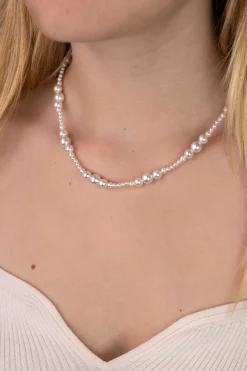 ZINZI gold plated zilveren ketting 45cm met glanzende witte parels in verschillende groottes en speelse opbouw ZIC2908