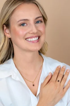 ZINZI goldplated zilveren ring met bruine druppelvormige kleursteen en rijzetting bezet met witte zirconia's ZIR2804