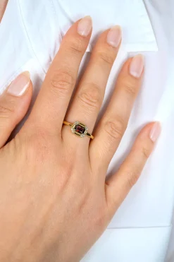 ZINZI goldplated zilveren ring met achthoekige zetting en bruine kleursteen ZIR2803