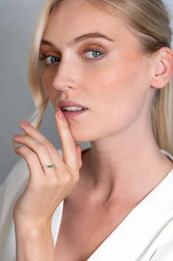 ZINZI zilveren luxe bicolor aanschuifring baguette geslepen groene zirconia ZIR2133G