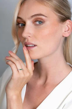 ZINZI zilveren luxe bicolor aanschuifring baguette geslepen groene zirconia ZIR2133G