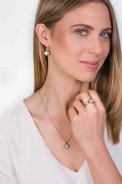 ZINZI zilveren oorhangers geelverguld witte zirconia 11mm ZIO2
