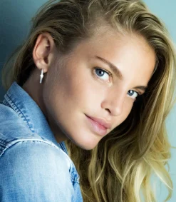 Zinzi zilveren oorringen 24 x 3mm witte zirconia's met luxe klapsluiting  ZIO192Z