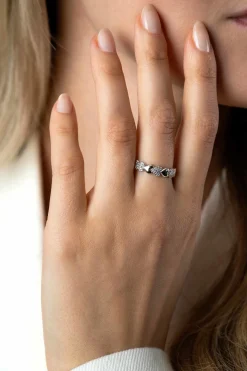 ZINZI zilveren ring met hartjes afwisselend bezet met witte zirconia's ZIR1798Z