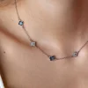 ZINZI zilveren schakel ketting met twee zilveren en drie blauwe klavers 40-45cm ZIC2582